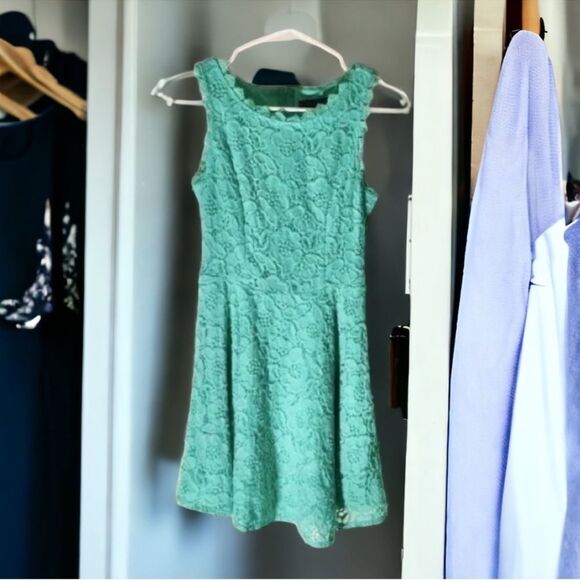 City Studio (Macy’s) Dress Pastel Green Lace Sleeveless Fit & Flare Junior's 5 - Picture 6 of 16